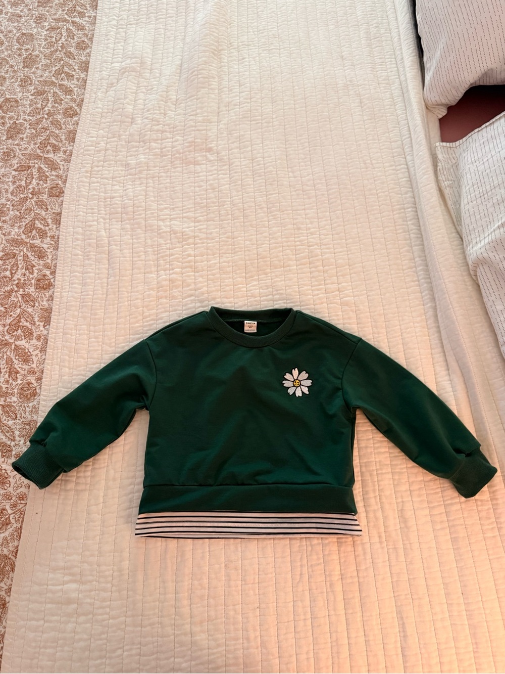 EUC- 4Y Kids Green Daisy Applique Sweatshirt